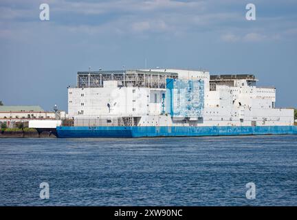 Das Vernon C. Bain Correctional Center, ein 800-Bett-Binnenschiff, nutzte 1992-2023, um die Überbelegung im Hauptgefängnis Rikers Island zu lindern. Stockfoto