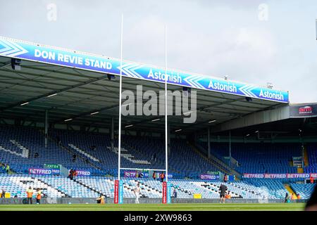 Leeds, West Yorkshire, Großbritannien. August 2024. Super League Magic Weekend: Leigh Leopards gegen Salford Red Devils in der Elland Road. Genraler Blick auf die Rugbyposten in der Elland Road vor Sonntag beim Magic Weekend. James Giblin/Alamy Live News. Stockfoto