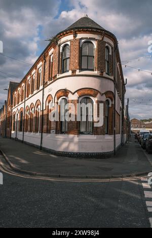 Blick auf das Digbeth-Viertel in Birmingham, ein ehemaliges Industriegebiet, das in ein Kunst- und Freizeitviertel umgewandelt wurde, das als Custard Factory in Birmingha bekannt ist Stockfoto