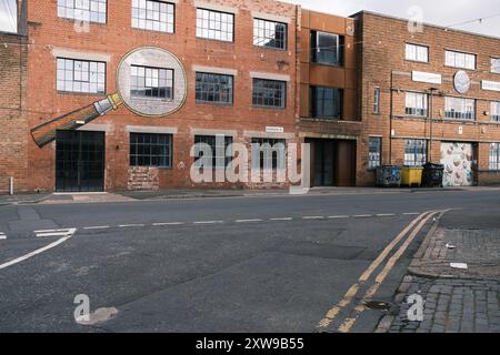 Madrid, Spanien. August 2024. Blick auf das Digbeth-Viertel in Birmingham, ein ehemaliges Industriegebiet, das in ein Kunst- und Freizeitviertel umgewandelt wurde, bekannt als Custard Factory in Birmingham 18. August 2024 Vereinigtes Königreich Credit: SIPA USA/Alamy Live News Stockfoto