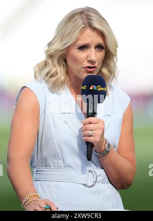 London, Großbritannien. August 2024. Peacock Sports TV Moderatorin Rebecca Lowe während des Premier League Spiels im London Stadium. Der Bildnachweis sollte lauten: Paul Terry/Sportimage Credit: Sportimage Ltd/Alamy Live News Stockfoto