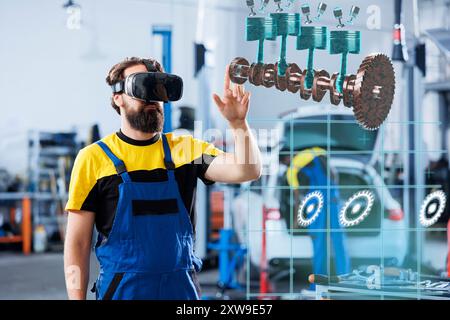 Ingenieur-Service mit holografischem Virtual-Reality-Gerät zur Reparatur eines defekten Motors. Werkstattarbeiter, die Kundenfahrzeuge mit AR VR-Technologie reparieren, um eine optimale Fahrzeugleistung zu gewährleisten Stockfoto