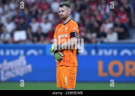 Leverkusen, Deutschland. August 2024. Fussball DFL-Supercup Bayer 04 Leverkusen - VfB Stuttgart am 17.08.2024 in der BayArena in Leverkusen Lukas Hradecky ( Leverkusen ) DFL-Vorschriften verbieten jede Verwendung von Fotografien als Bildsequenzen und/oder Quasi-Video. Foto: Revierfoto Credit: ddp Media GmbH/Alamy Live News Stockfoto