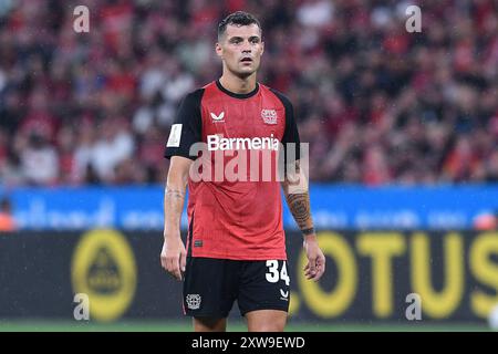 Leverkusen, Deutschland. August 2024. Fussball DFL-Supercup Bayer 04 Leverkusen - VfB Stuttgart am 17.08.2024 in der BayArena in Leverkusen Granit Xhaka ( Leverkusen ) DFL-Vorschriften verbieten jede Verwendung von Fotografien als Bildsequenzen und/oder Quasi-Video. Foto: Revierfoto Credit: ddp Media GmbH/Alamy Live News Stockfoto