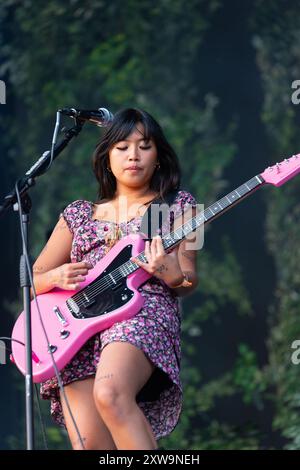 London, Großbritannien. Sonntag, 18. August 2024. Beabadoobee tritt auf der East Stage beim All Points East Festival im Victoria Park im Osten Londons auf. Quelle: Katie Collins/EMPICS/Alamy Live News Stockfoto