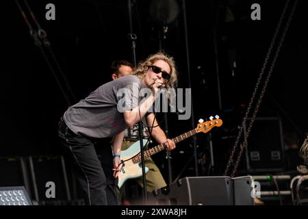 GREEN MAN FESTIVAL, BRECON, WALES, Vereinigtes Königreich – 18. AUGUST 2024: Die Sängerin Blondshell spielt die Mountain Stage. Tag des Green man Festivals 2024 im Glanusk Park, Brecon, Wales. Foto: Rob Watkins/Alamy Live News. Stockfoto