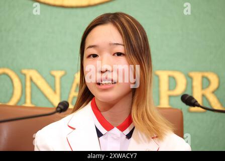 Tokio, Japan. August 2024. Der 14-jährige japanische Skateborder Coco Yoshizawa spricht am Montag, den 19. August 2024, im Japan National Press Club in Tokio. Yoshizawa gewann die Goldmedaille des Street Skateboards bei den Olympischen Spielen 2024 in Paris. (Foto: Yoshio Tsunoda/AFLO) Stockfoto