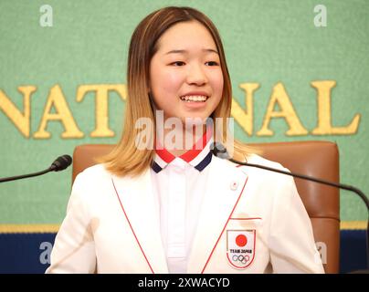 Tokio, Japan. August 2024. Der 14-jährige japanische Skateborder Coco Yoshizawa spricht am Montag, den 19. August 2024, im Japan National Press Club in Tokio. Yoshizawa gewann die Goldmedaille des Street Skateboards bei den Olympischen Spielen 2024 in Paris. (Foto: Yoshio Tsunoda/AFLO) Stockfoto