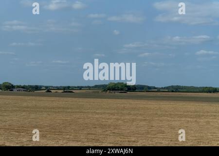 Mit Blick auf abgelegene Bereiche des ehemaligen Flugplatzes Framlingham Station 153 in Parham, Suffolk, Großbritannien Stockfoto