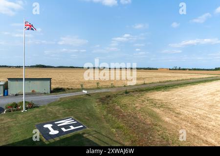 Mit Blick auf abgelegene Bereiche des ehemaligen Flugplatzes Framlingham Station 153 in Parham, Suffolk, Großbritannien Stockfoto