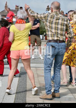 Dancing on the Mussel Tank, Lytham Green, Lytham St Annes, Lancashire, Vereinigtes Königreich, Europa am Sonntag, 18. August 2024 Stockfoto