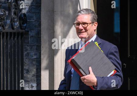 Sir Keir Starmer Abgeordneter (Lab: Holborn and St Pancras) britischer Premierminister - verlassen 10 Downing Street für Fragen des Premierministers am 24. Juli 2024 Stockfoto