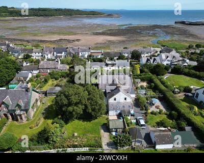 Garlieston Schottland kleines Küstendorf am Ufer der Wigtown Bay Wigtownshire aus der Vogelperspektive August 2024 Stockfoto
