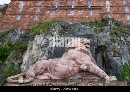 Ein riesiger Löwe aus Stein namens Le Lion de Belfort ist das Symbol der Stadt Belfort und ihres Territoriums in der Franche-Comté von Frankreich Stockfoto