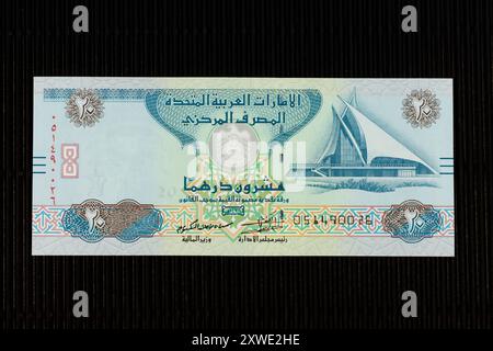 Die Vorderseite des Dubai Creek Golf and Yacht Club, Porträt der 20-Dirhams-Banknote der Vereinigten Arabischen Emirate. Stockfoto