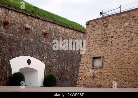 Festung Ehrenbreitstein mit Ehrenmal des Deutschen Heeres ist eine seit dem 16. Jahrhundert bestehende, ursprünglich kurtrierische, später preußische Befestigungsanlage gegenüber der Moselmündung in Koblenz. Themenbild, Symbolbild Koblenz, 17.08.2024 Rheinland-Pfalz Deutschland *** Festung Ehrenbreitstein mit Gedenkstätte an die Bundeswehr ist eine seit dem 16. Jahrhundert bestehende Festung und ursprünglich eine preußische Festung gegenüber der Moselmündung in Koblenz Themenbild, Symbolbild Koblenz, 17 08 2024 Rheinland-Pfalz Deutschland Copyright: xChristophxHardt Stockfoto