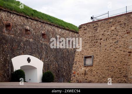 Festung Ehrenbreitstein mit Ehrenmal des Deutschen Heeres ist eine seit dem 16. Jahrhundert bestehende, ursprünglich kurtrierische, später preußische Befestigungsanlage gegenüber der Moselmündung in Koblenz. Themenbild, Symbolbild Koblenz, 17.08.2024 Rheinland-Pfalz Deutschland *** Festung Ehrenbreitstein mit Gedenkstätte an die Bundeswehr ist eine seit dem 16. Jahrhundert bestehende Festung und ursprünglich eine preußische Festung gegenüber der Moselmündung in Koblenz Themenbild, Symbolbild Koblenz, 17 08 2024 Rheinland-Pfalz Deutschland Copyright: xChristophxHardt Stockfoto