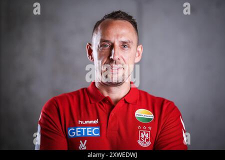 Magdeburg, Deutschland. August 2024. Handball SC Magdeburg - Team Shooting Saison 2024/2025, Dino Spiranec, Torwarttrainer. Quelle: Ronny Hartmann/dpa-Zentralbild/dpa/Alamy Live News Stockfoto