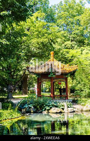 Chinesischer Pavillon im Chinesischen Garten im Royal Baths Park (Park Lazienkowski), Warschau, Polen Stockfoto