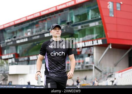 Matthew Potts aus England während einer Nets Session im Emirates Old Trafford, Manchester. Bilddatum: Montag, 19. August 2024. Stockfoto