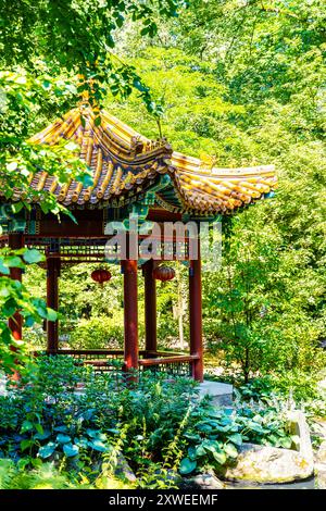 Chinesischer Pavillon im Chinesischen Garten im Royal Baths Park (Park Lazienkowski), Warschau, Polen Stockfoto