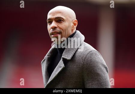 Aktenfoto vom 31/01/24 von Thierry Henry, der als U21-Trainer in Frankreich zurückgetreten ist, nachdem er Anfang des Monats eine Olympische Silbermedaille in Paris gewonnen hatte. Ausgabedatum: Montag, 19. August 2024. Stockfoto