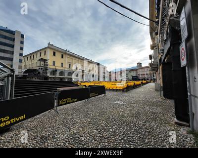 LOCARNO, SCHWEIZ - 15. AUGUST 2024: 77. Ausgabe des Internationalen Filmfestivals Locarno auf dem Hauptplatz Piazza Grande Stockfoto