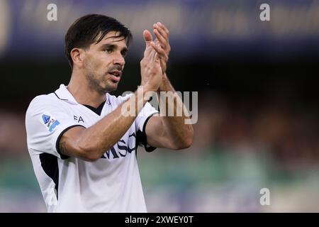 Verona, Italien. August 2024. Giovanni Simeone vom SSC Napoli gibt während des Fußballspiels der Serie A zwischen Hellas Verona FC und SSC Napoli Gesten aus. Quelle: Nicolò Campo/Alamy Live News Stockfoto