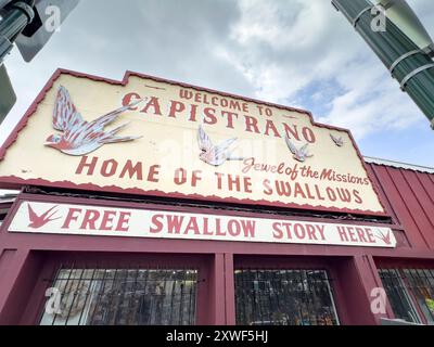 San Juan Capistrano, Kalifornien, Vereinigte Staaten - 14.04.2024: Ein Begrüßungsschild für San Juan Capistrano. Stockfoto