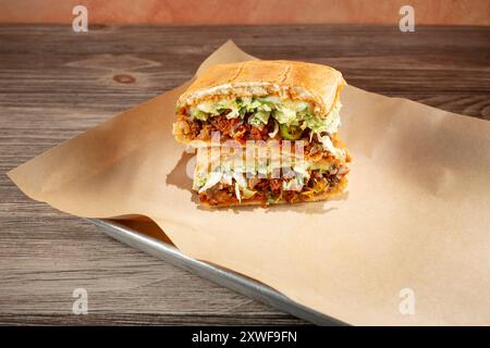 Ein Blick auf eine al-Pastor-Torta. Stockfoto