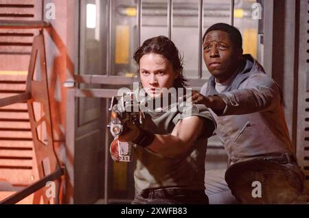 ALIEN: ROMULUS 2024 20th Century Studios Film mit Cailee Spaeny als Rain und David Jonsson als Andy Stockfoto