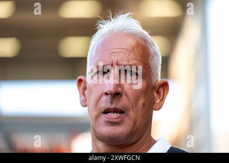 Christian Neidhart (Kickers Offenbach, Trainer) vor dem Spiel, GER, Kickers Offenbach vs. 1. FC Magdeburg, Fußball, DFB-Pokal, 1. Runde, Saison 2024/2025, 19.08.2024. DIE DFB-VORSCHRIFTEN VERBIETEN DIE VERWENDUNG VON FOTOS ALS BILDSEQUENZEN UND/ODER QUASI-VIDEO. Foto: Eibner-Pressefoto/Florian Wiegand Stockfoto