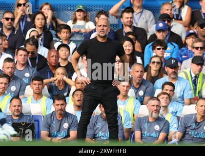 London, Großbritannien. August 2024. Manchester Citys Cheftrainer PEP Guardiola während des Premier League-Spiels in Stamford Bridge, London. Der Bildnachweis sollte lauten: Paul Terry/Sportimage Credit: Sportimage Ltd/Alamy Live News Stockfoto