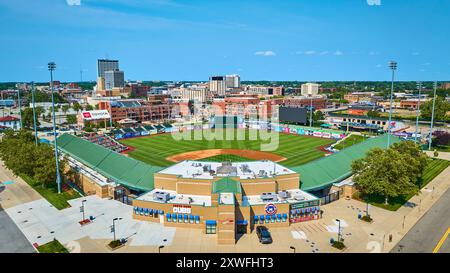 Luftaufnahme des Baseball-Stadions und der Urban Skyline in South Bend Indiana Stockfoto