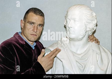 Fotoruf zur britischen Premiere von Lock, Stock und Two Smoking Barrels während des Edinburgh Film Festivals, 23.8.98. Vinnie Jones. Stockfoto