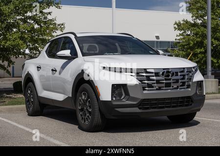 Avon - 11. August 2024: Hyundai Santa Cruz SEL-Ausstellung. Hyundai bietet den Santa Cruz mit einem SmartStream 2,5 l 4-Zylinder-Motor an. MEIN:2024 Stockfoto