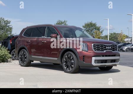 Avon - 11. August 2024: Kia Telluride SX wird in einem Händlerbetrieb ausgestellt. Kia bietet den Telluride mit einem 3,8-l-V6-Gasmotor mit Direkteinspritzung an. MEIN:2024 Stockfoto