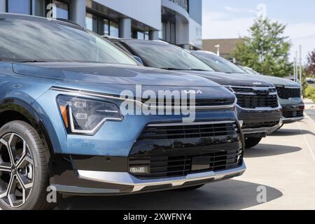 Avon - 11. August 2024: Kia Car, SUV und EV-Händler. Kia EV- und gasbetriebene Fahrzeuge gelten als preiswert und zuverlässig. Stockfoto