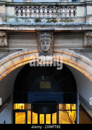 Blick auf die alte Wechselstube in der Tithebarn Street Liverpool. Stockfoto