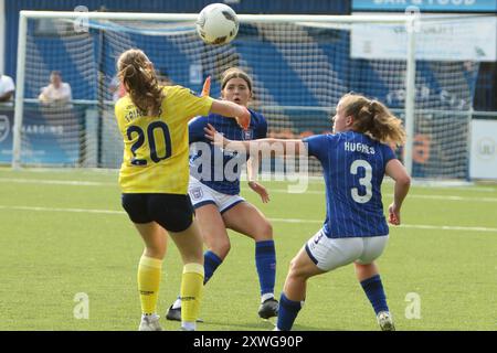 Lucy Trinder und Summer Hughes Oxford United Women FC gegen Ipswich Town FC Women FA Women's National League 18. August 2024 beim Oxford City FC Stockfoto