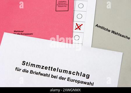 Postalische Wahldokumente für die Europawahlen Stockfoto