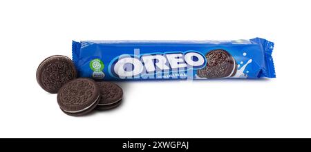 CHISINAU, MOLDAWIEN - 20. August 2024: OREO Original Chocolate Sandwich Cookie isoliert auf weißem Hintergrund. Stockfoto