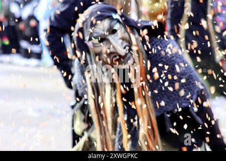 Gruselige Masken beim schwäbisch-alemannischen Karnevalsumzug, Deutschland, Baden-Württemberg, Schwaben Stockfoto