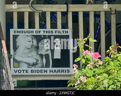 Baltimore, USA. August 2024. 19. August 2024, Baltimore, Maryland, USA. Politische Rasenschilder unterstützen den Antrag von Vizepräsidentin Kamala Harris, Präsident der Vereinigten Staaten zu werden. Foto: Robyn Stevens Brody/SIPA USA Credit: SIPA USA/Alamy Live News Stockfoto