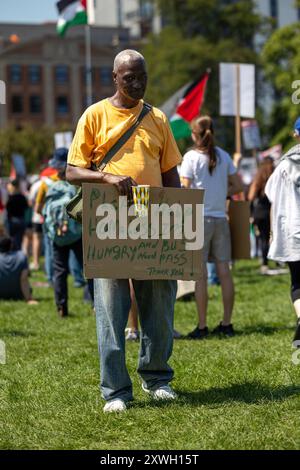 Chicago, USA. August 2024. Obdachloser, DNC in Chicago, Montag, 19. 2024. Quelle: Zachary Tarrant/Alamy Live News Stockfoto