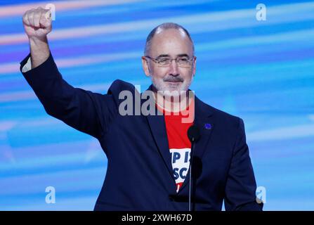 Chicago, Usa. August 2024. Shawn Fain, Präsident der United Automobile Workers, spricht am Montag, den 19. August 2024 auf der Democratic National Convention 2024 im United Center in Chicago, Illinois. Die Konferenz findet von Montag, 19. August, bis Donnerstag, 22. August statt. Foto: Tannen Maury/UPI Credit: UPI/Alamy Live News Stockfoto