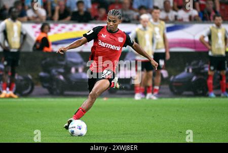 Fußball, Deutschland, Männer, Saison 2024/2025, Supercup, BayArena Leverkusen, Bayer Leverkusen - VfB Stuttgart; Amine Adli (LEV) Stockfoto