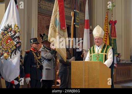 Kaisermesse zum 194. Geburtstag seiner Majestät Kaiser Franz Josef I. von Österreich in Bad Ischl, dessen Sommersitz, am 18.08.2024. Das Bild zeigt eine Szene aus den Feierlichkeiten mit dem Probst des Klosters Korneuburg, Anton Höslinger am Pult 2024 - Kaisermesse zum 194sten Geburtstag seiner Majestät Kaiser Franz Josef I. von Österreich in Bad Ischl, dessen Sommersitz, am 18.08.2024. *** Reichsmesse zum 194. Geburtstag seiner Majestät Kaiser Franz Josef I. von Österreich in Bad Ischl, seiner Sommerresidenz, am 18. 08 2024 zeigt das Bild eine Szene aus den Feierlichkeiten mit dem Propst Stockfoto