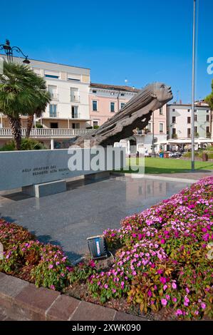 Italien, Lombardei, Desenzano, Monumento Ai Caduti Reparto Alta Velocita Denkmal von Aurelio Quaglino datiert 1936 Stockfoto