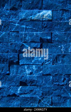Rechteckiger Ausschnitt aus blauem organischem Marmor Wandtextur Hintergrund kann sein, Fliesen nahtlos ausgerichtet Stockfoto